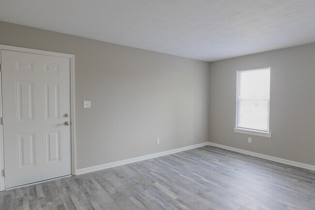 Building Photo - 144 Conifer Dr