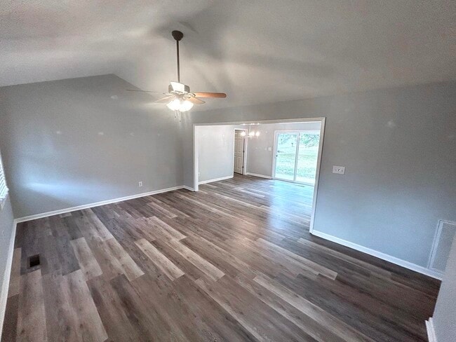 Building Photo - 13 Chaney Way