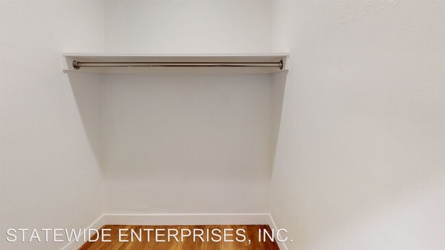 Building Photo - 1016 N Heliotrope Dr