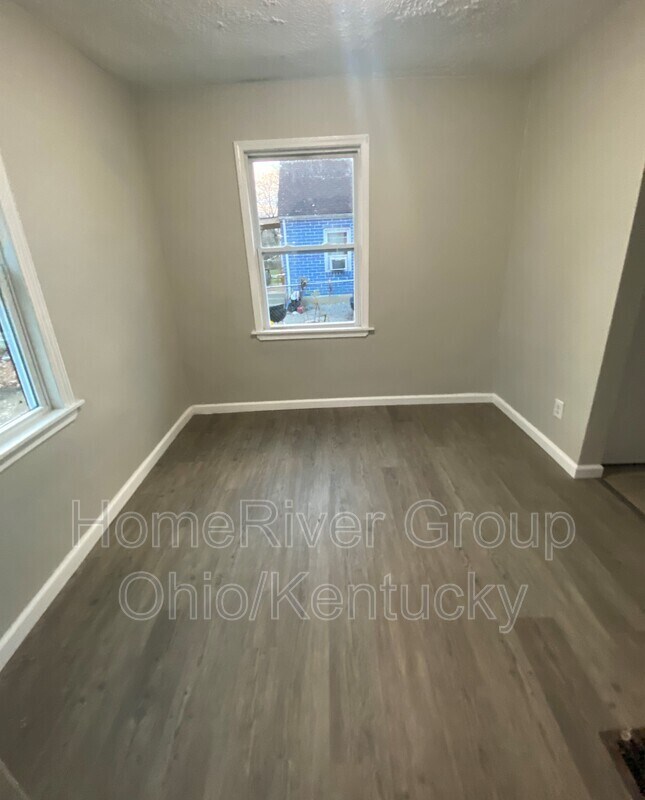 Foto del edificio - 802 Van Buren St