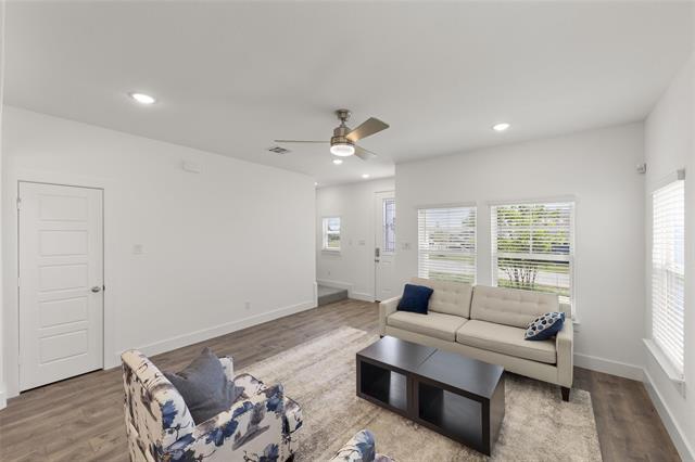 Building Photo - 1402 Avocado Ln