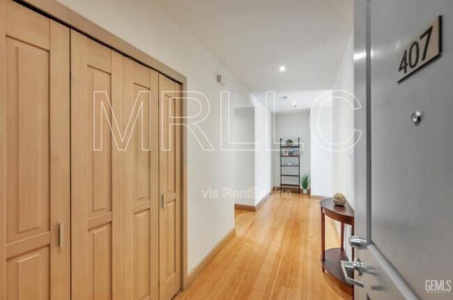 Foto del edificio - 368 Elm St