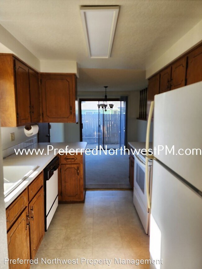 Building Photo - 3 br, 2 bath House - 2049 Praslin St