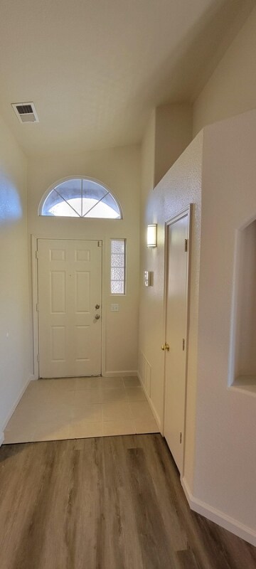 Foto del edificio - 740 Autumn Meadows Dr