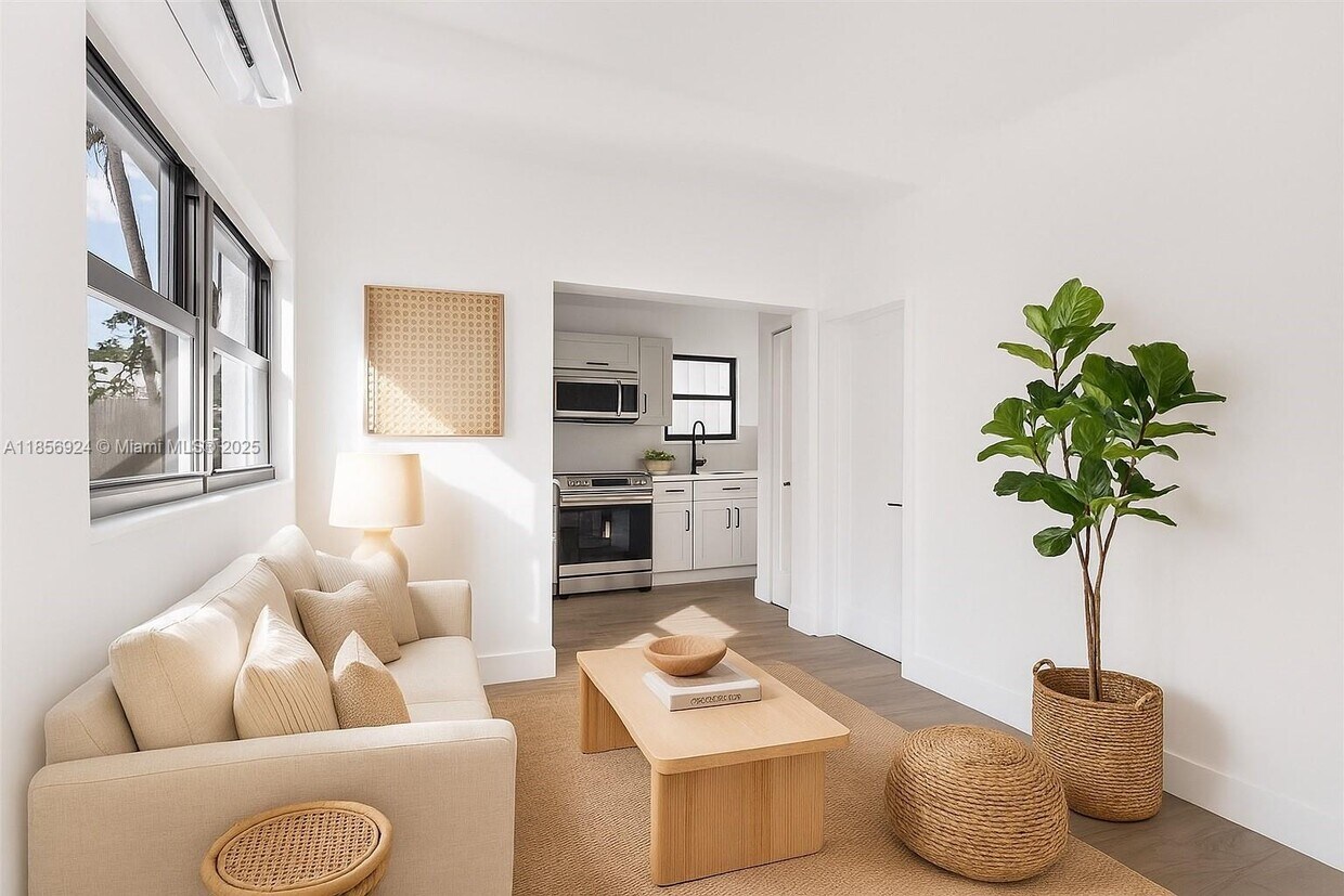 Foto principal - 4222 NE 1st Ave