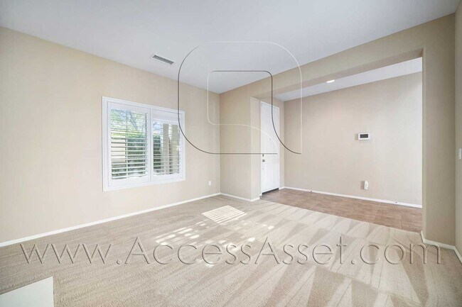 Building Photo - Beautiful 4 Bed/3 Bath Home Nestled On The...