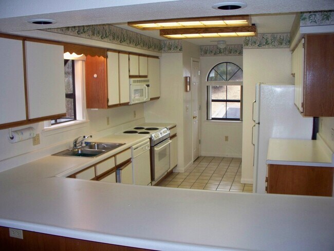 Building Photo - 350 Wildwood Dr S