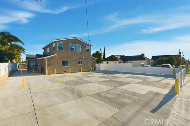 Foto del edificio - 14016 Hubbard St