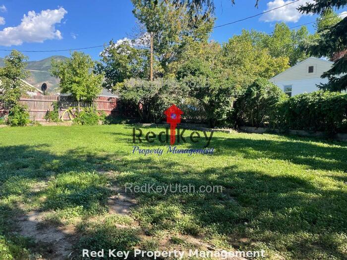 Foto del edificio - 3rd St Triplex Unit A