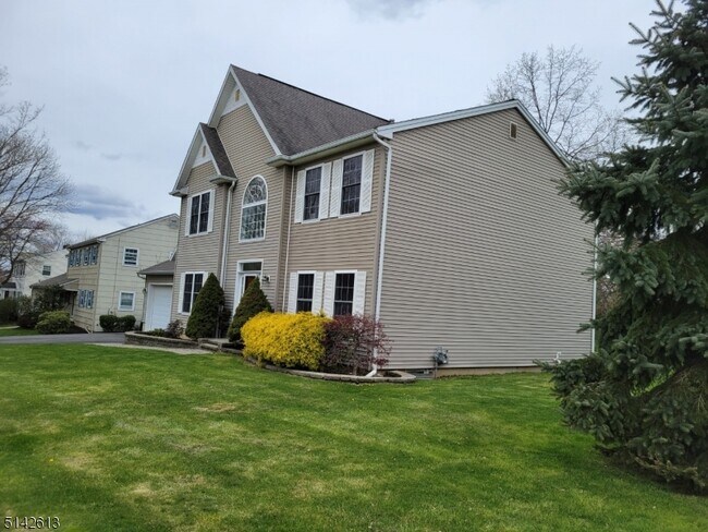 Foto del edificio - 3 Village Cir