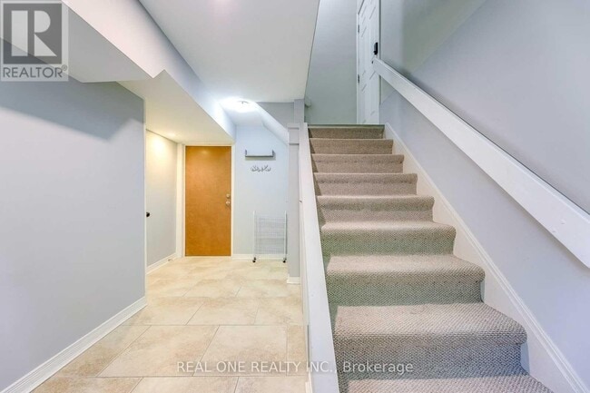 Building Photo - 2048 Edinburgh Dr