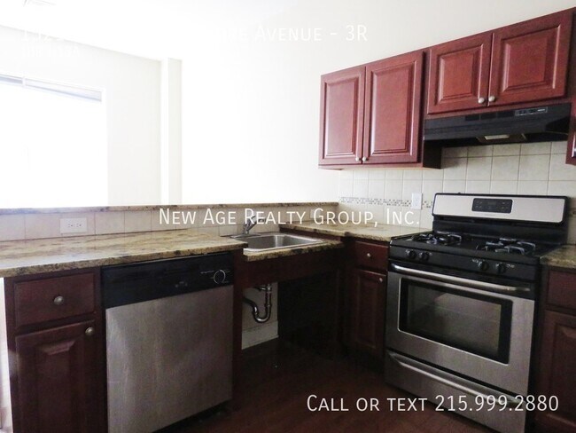 Building Photo - Newer Construction 1 bedroom Apartment on ...