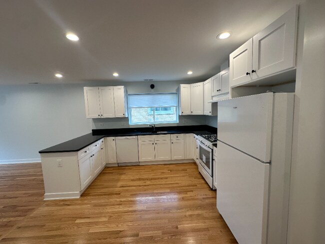 Building Photo - 7848 W 26th St