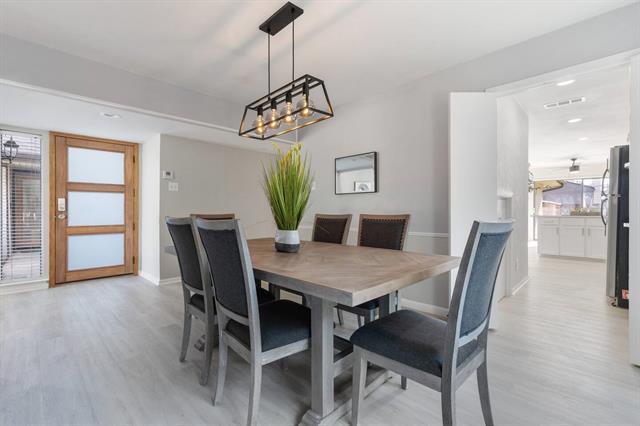 Foto del edificio - 9402 Moss Farm Ln