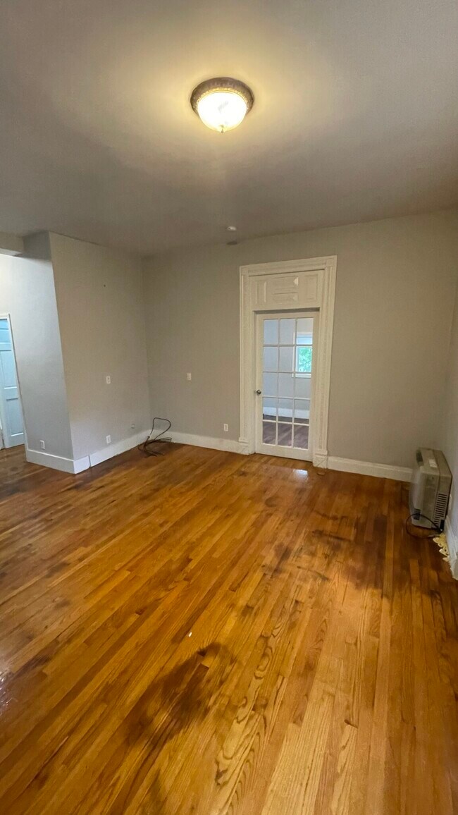 Building Photo - 194 Fairmount Ave