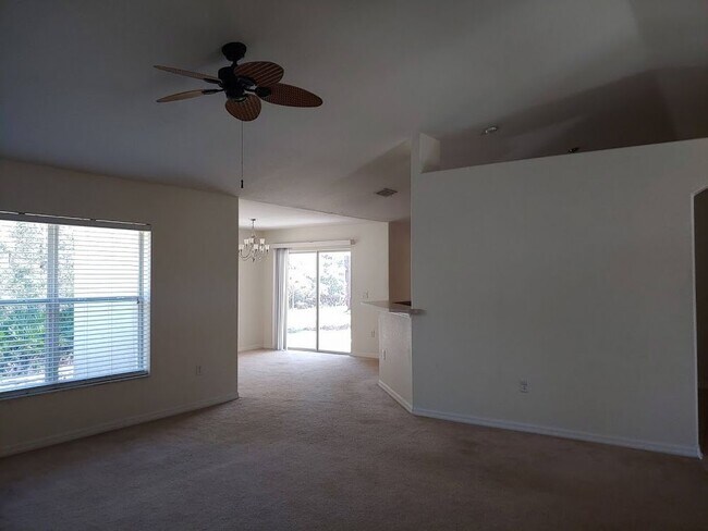 Building Photo - 4/2/2 on half acre lot
