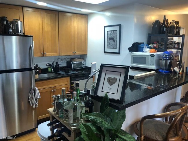 Building Photo - 60 Park St