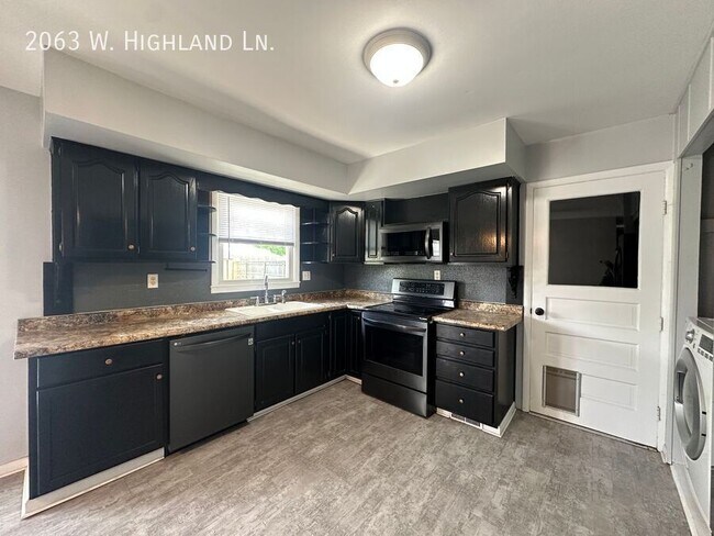 Foto del edificio - 2063 W Highland Ln