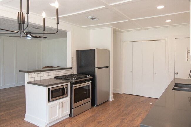 Foto del edificio - 3213 Heatherwood Dr