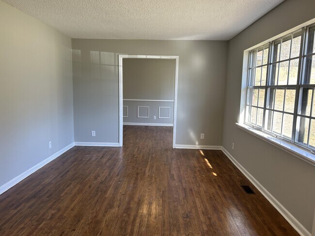Building Photo - 2703 Dry Creek Dr NW