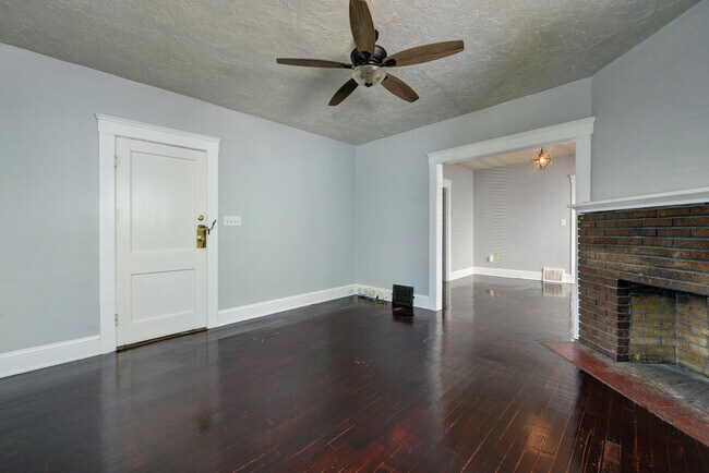 Building Photo - 1292 Fry Ave