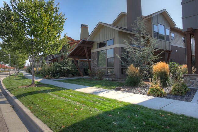 Foto del edificio - 1241 E Lone Creek Dr