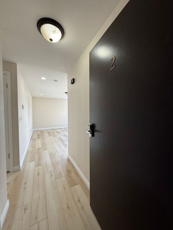 Building Photo - 172 Stonewood Ave