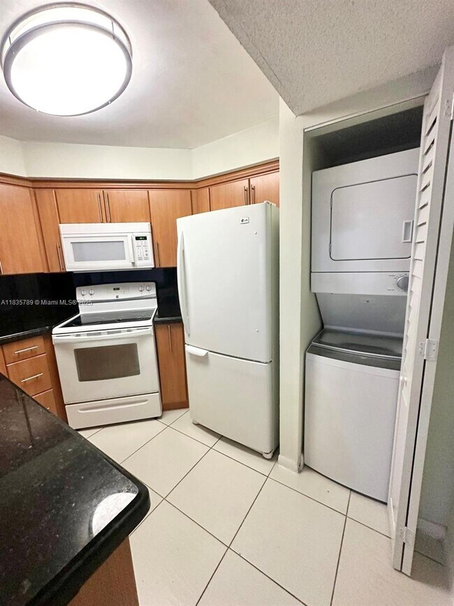 Foto del edificio - 8305 SW 152nd Ave