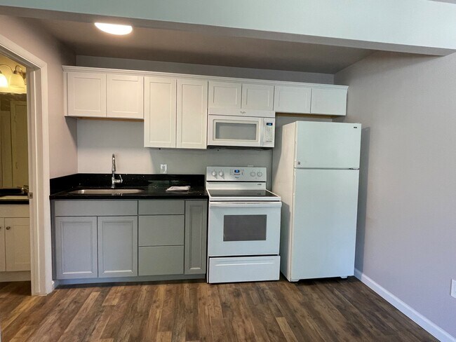 Building Photo - 100 Pulsipher Ln