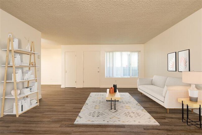 Foto del edificio - 1130 Meadow Lake Dr