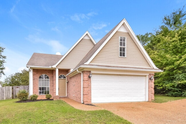 Building Photo - 9826 Dogwood Ct E