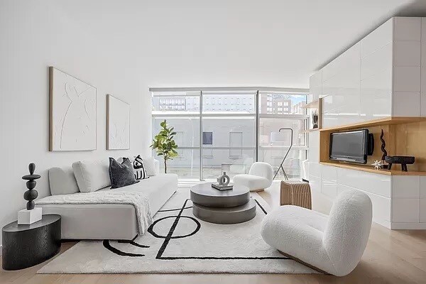 Foto principal - 447 W 18th St