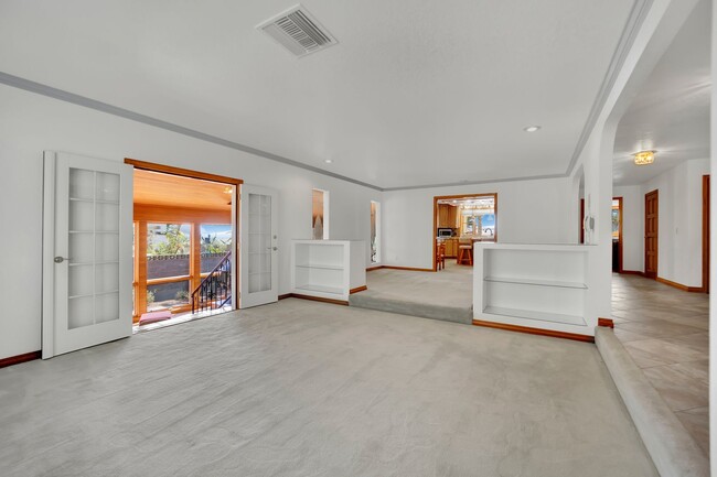 Building Photo - Stunning Tri-Level Custom Home!