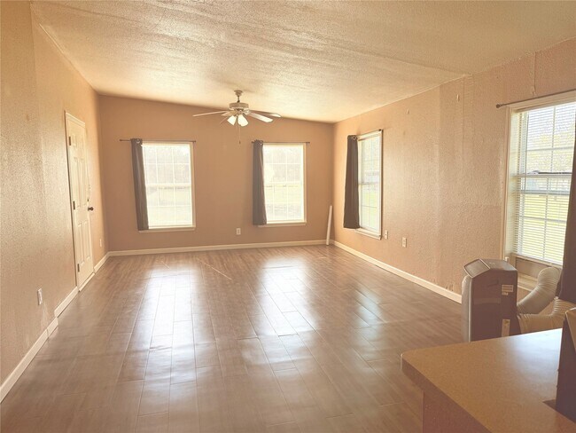 Foto del edificio - 14005 Alles House Rd