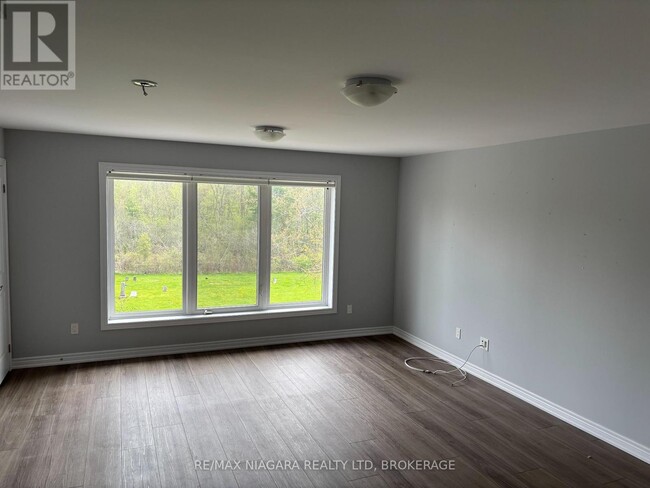 Building Photo - 2622-2622 Stevensville Rd