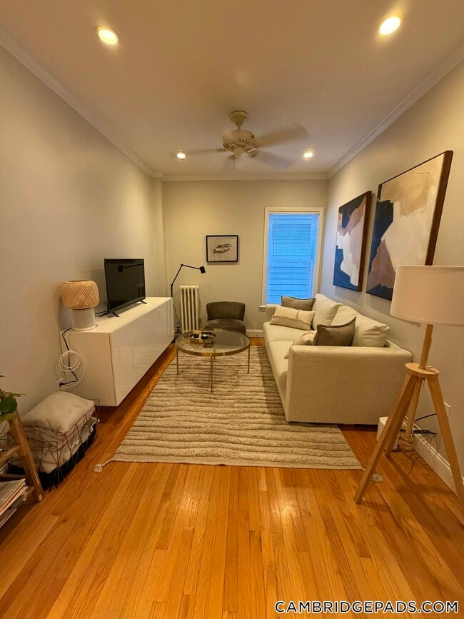 Building Photo - 1576 Cambridge St