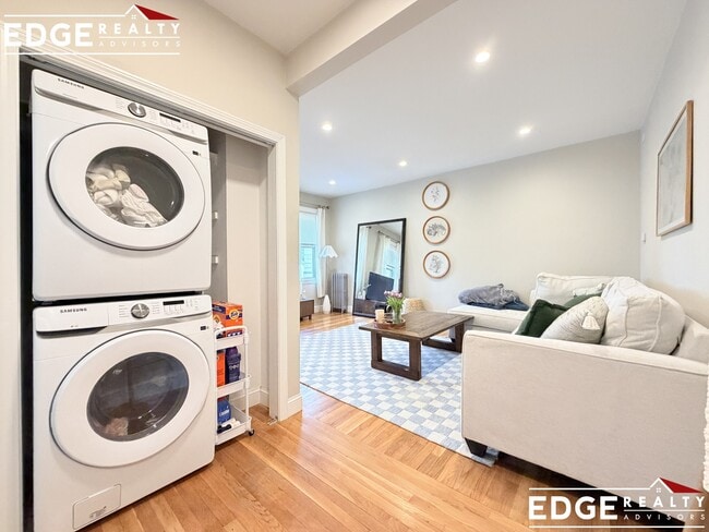 Building Photo - 35 Foster St