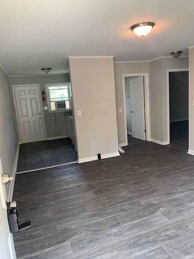 Foto del edificio - 2 Bed 1 bath Duplex near downtown Greer