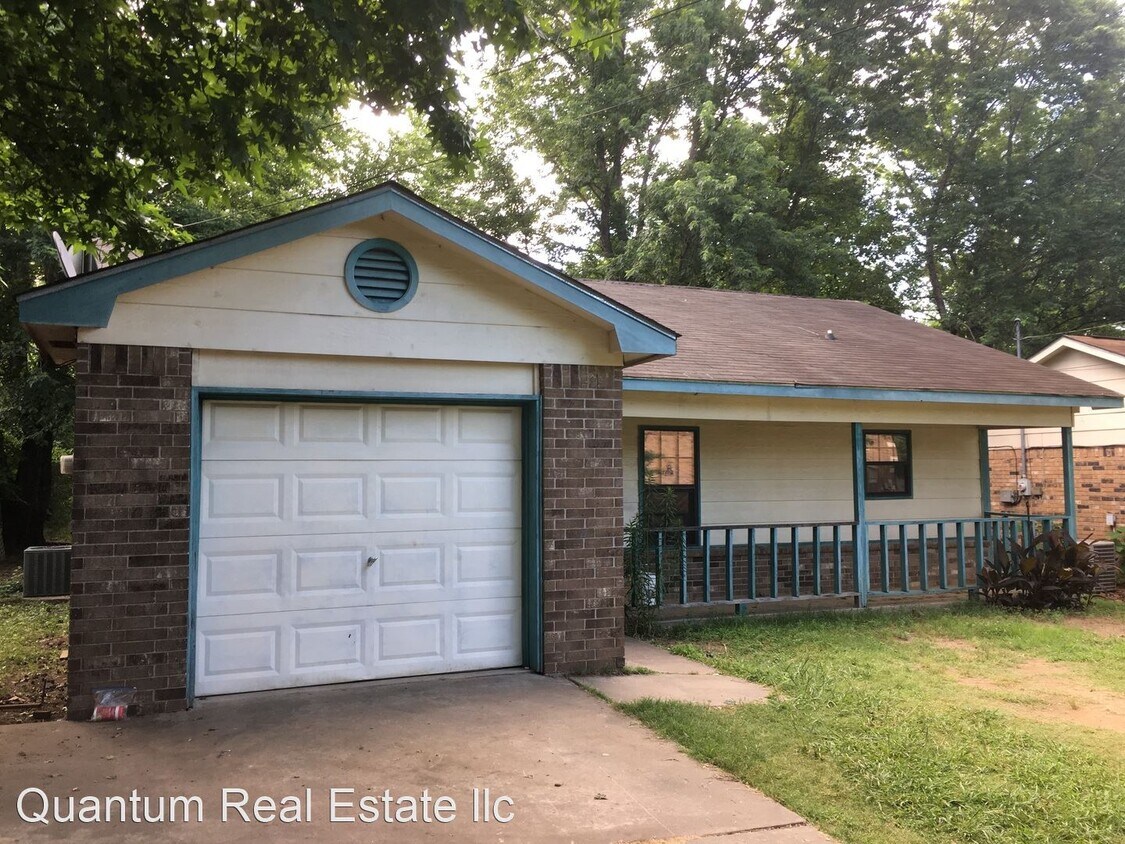 Primary Photo - 3 br, 1 bath House - 402 PLUM STREET