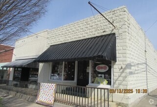 Building Photo - 102 W Virginia Ave
