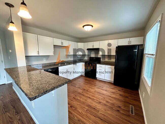 Foto del edificio - 5831 Creekview Ct W