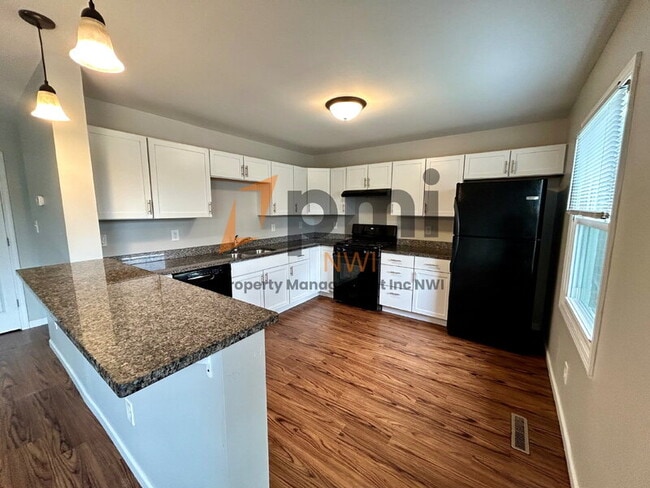 Building Photo - 5831 Creekview Ct W