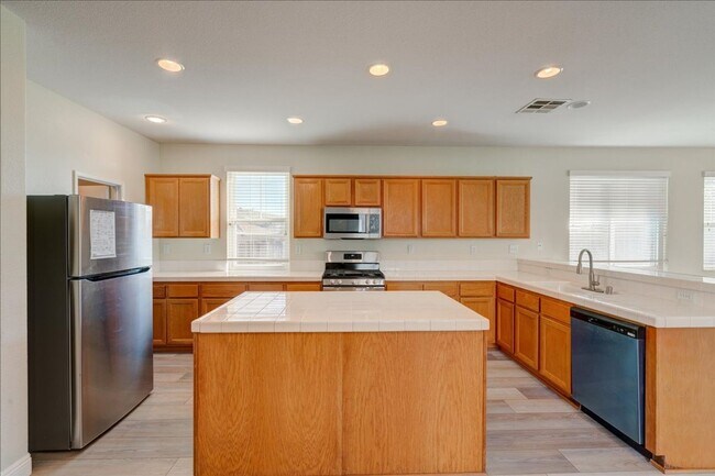 Foto del edificio - Luxury Arrowood Home for Rent – Available July 6th
