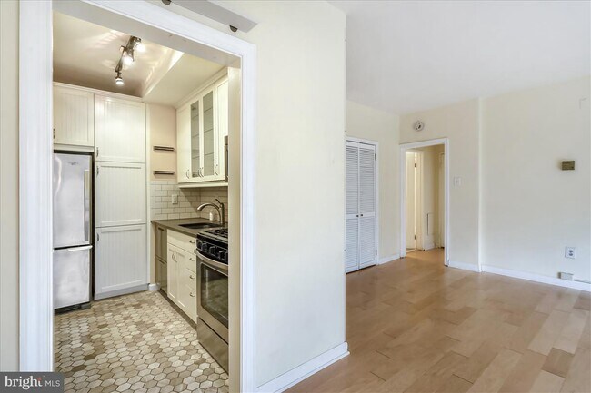 Building Photo - 2755 Ordway St NW