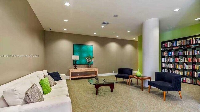 Foto del edificio - 7441 Wayne Ave