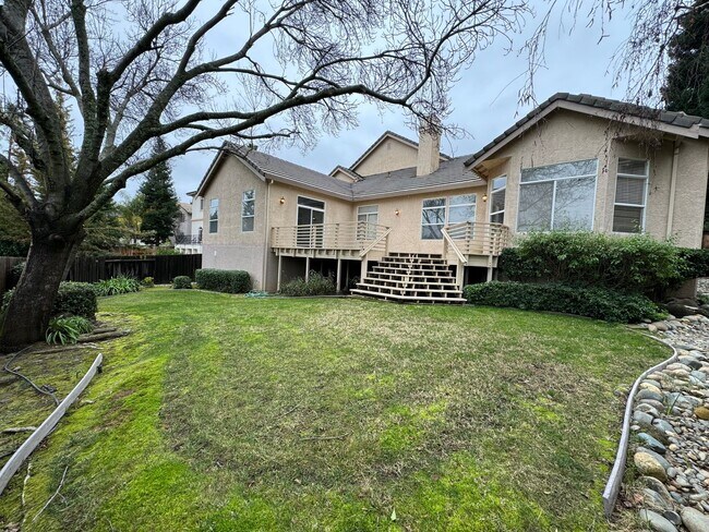 Building Photo - Rare Folsom Beauty! 4 bedrooms, 3 bath hom...