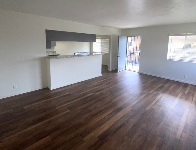 Foto del edificio - 5712 Stockdale Hwy