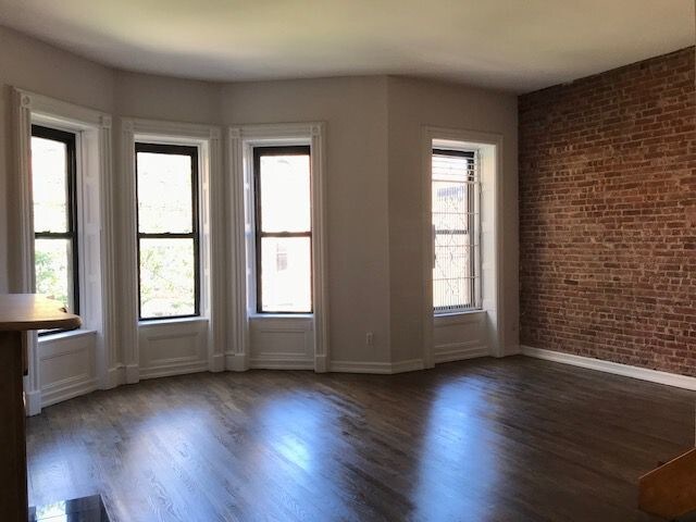 Primary Photo - 204 W 83rd St