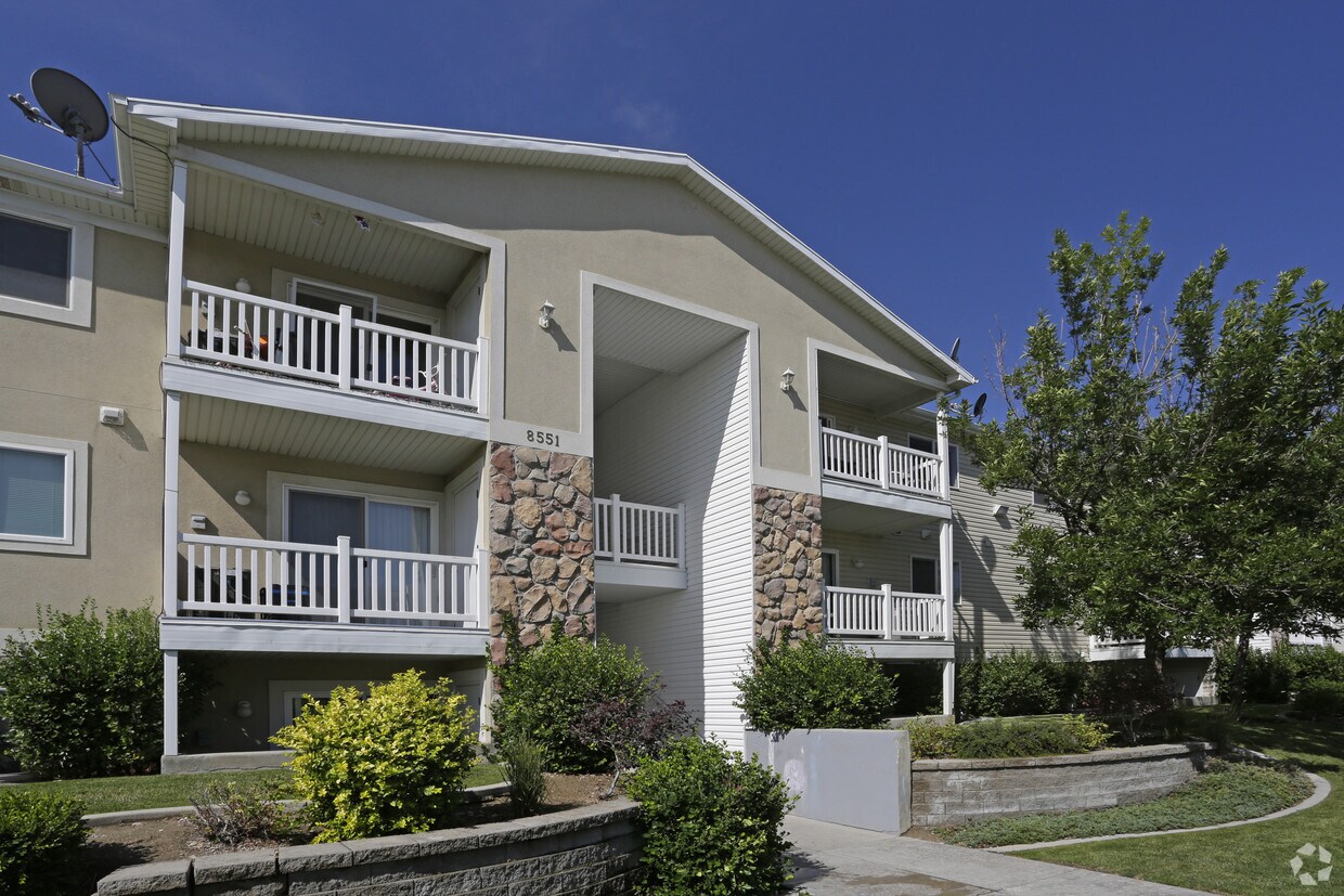 Elk Run Apartments in Magna, UT