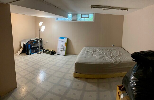 Basement living space - 1848 Mannheim Rd